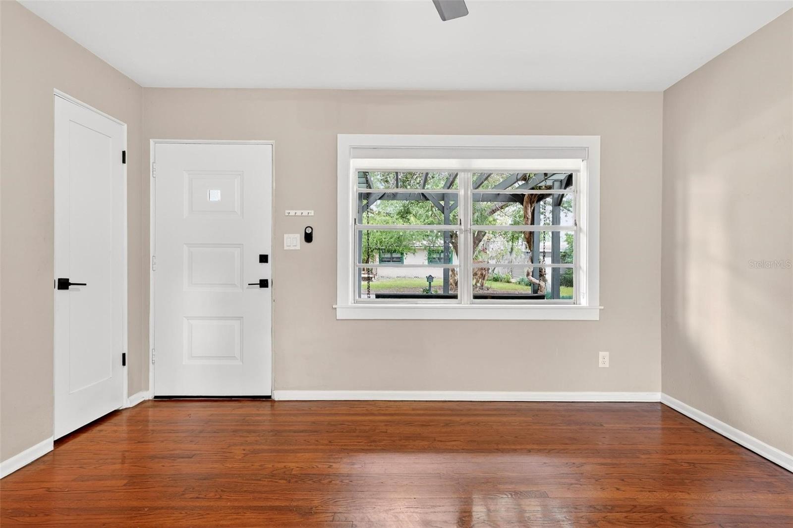 QUEEN ACRES - Residential