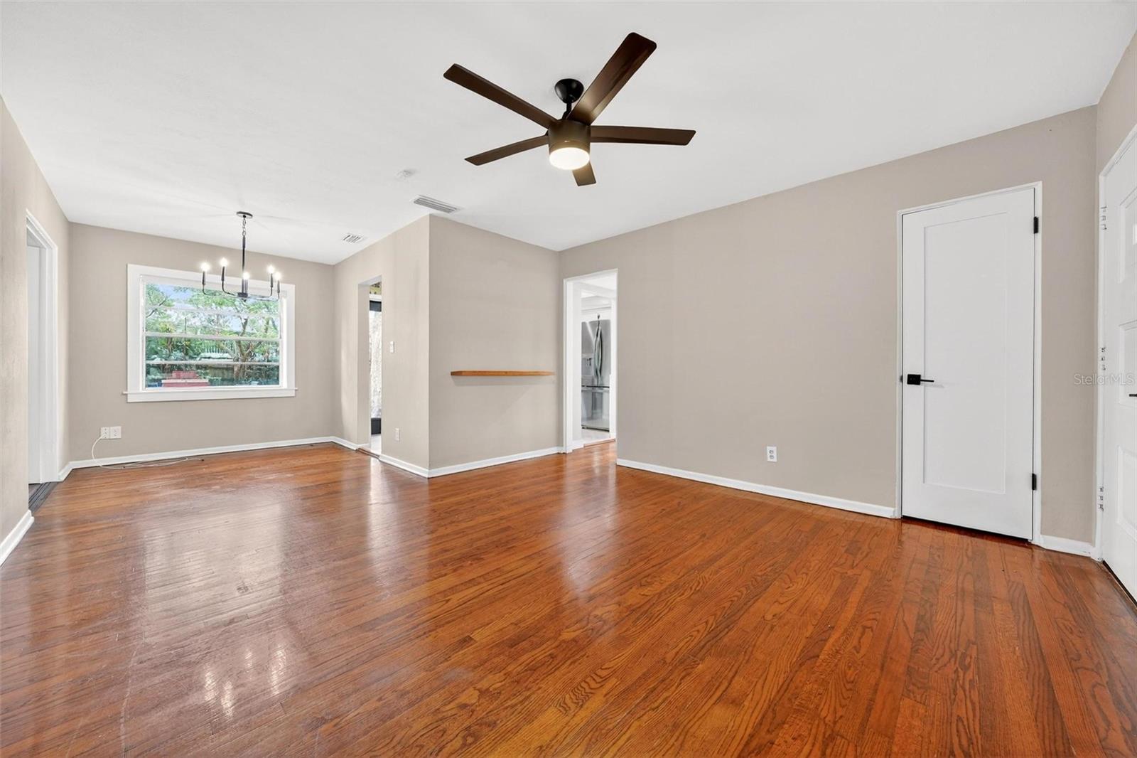 QUEEN ACRES - Residential