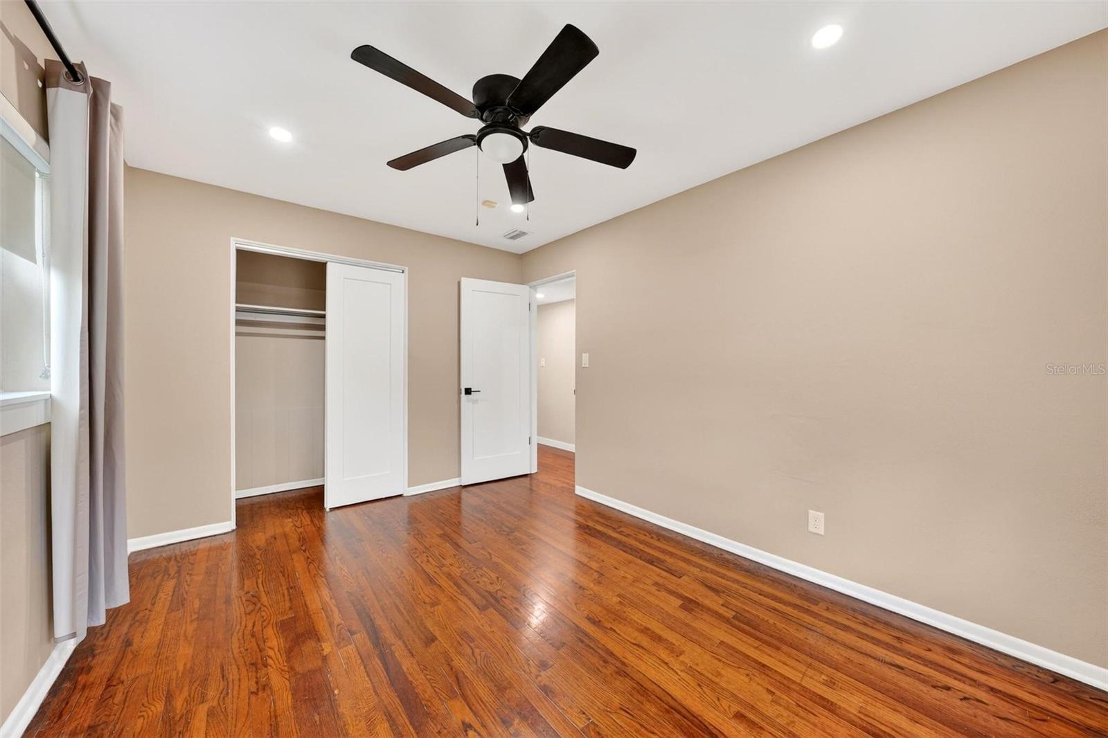 QUEEN ACRES - Residential