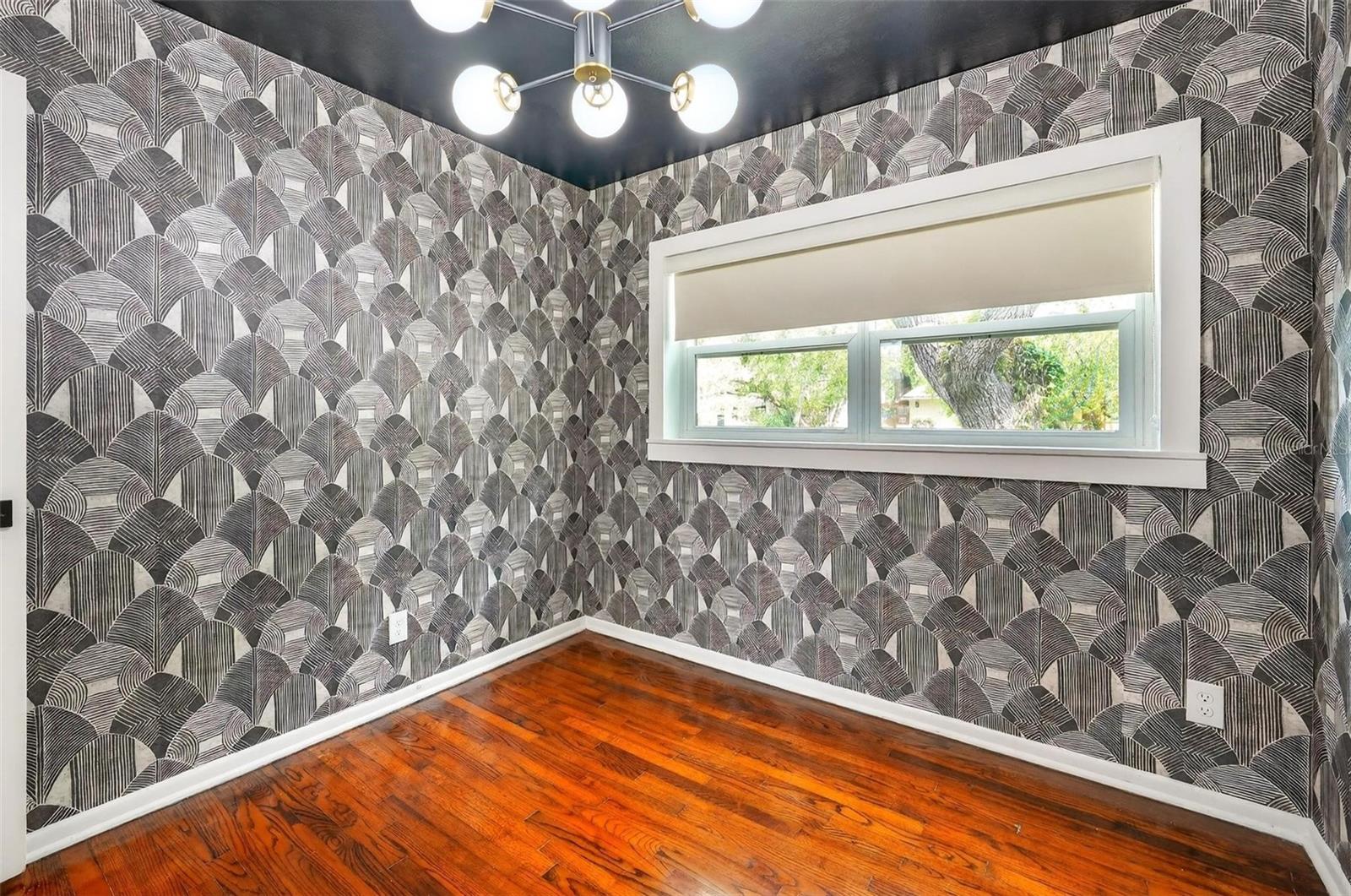 QUEEN ACRES - Residential