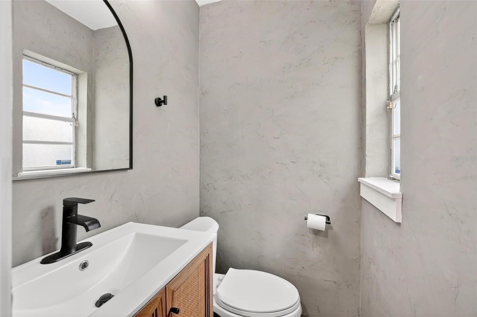 QUEEN ACRES - Residential