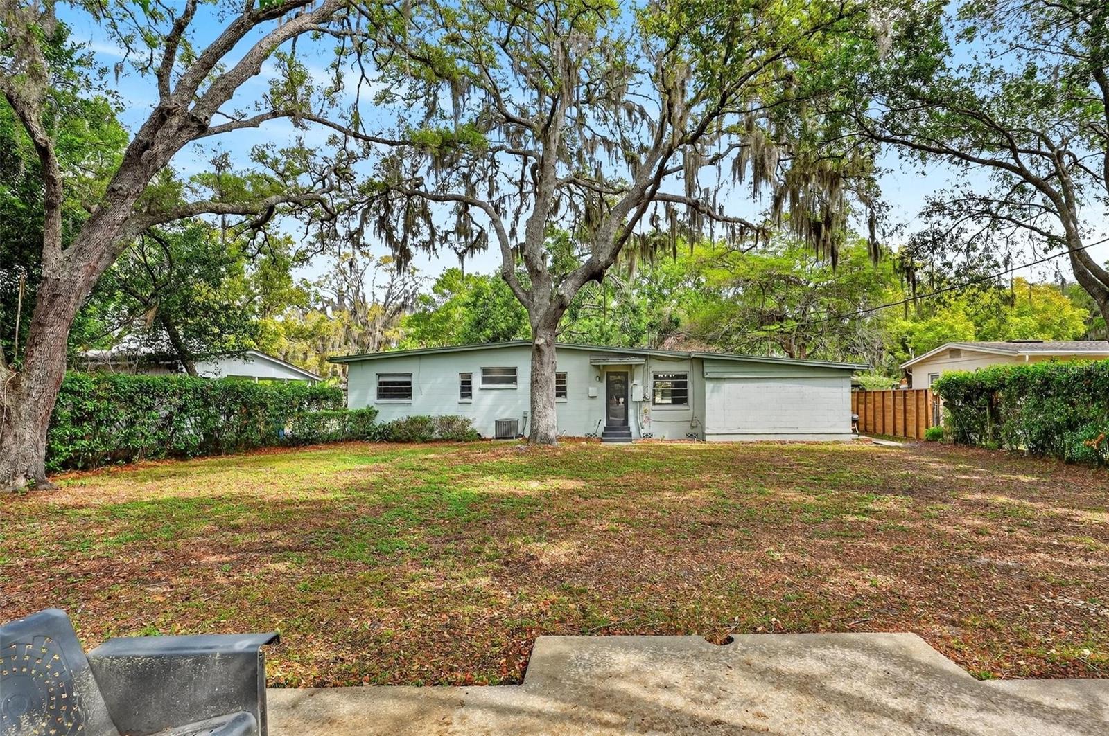 QUEEN ACRES - Residential