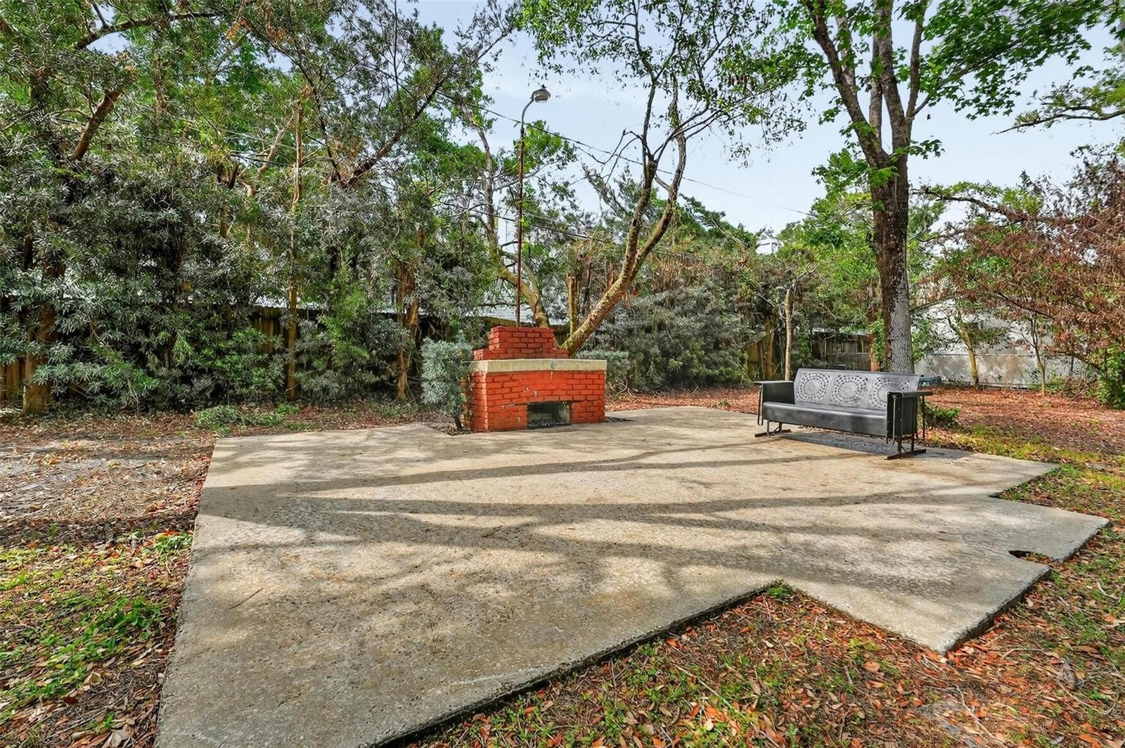 QUEEN ACRES - Residential