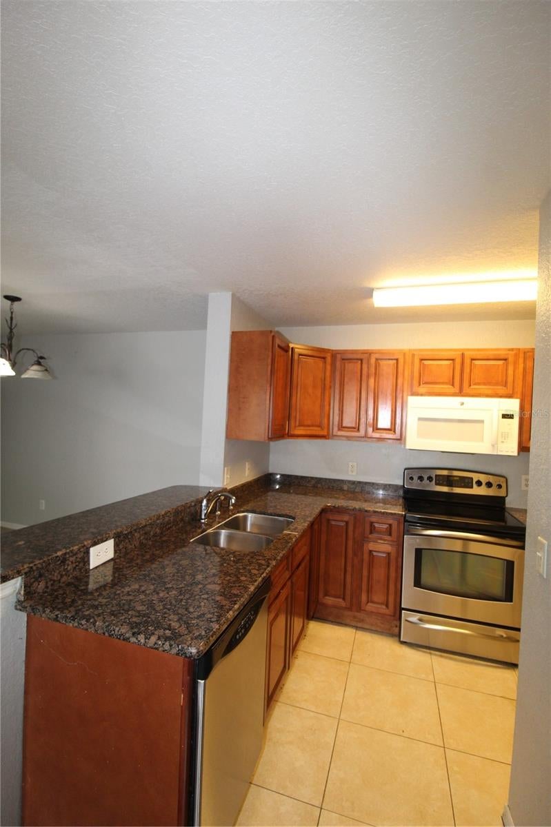 7511 SEURAT STREET 10106