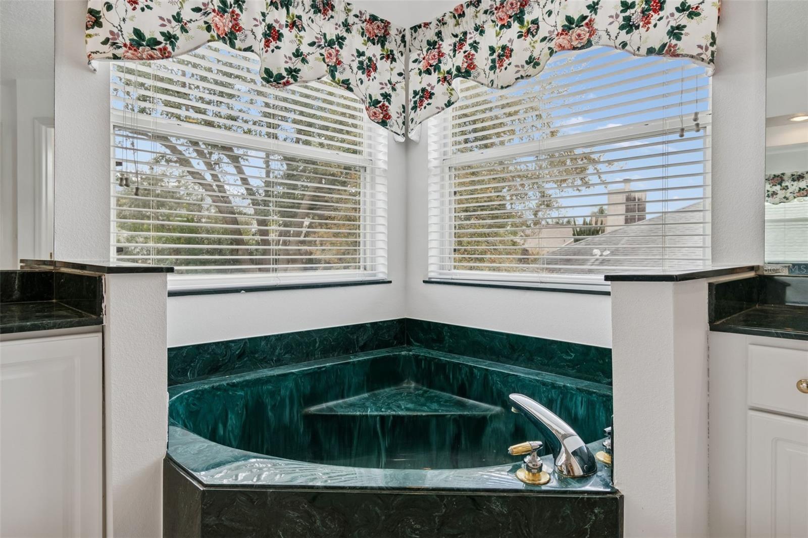 EMERALD FOREST - Residential