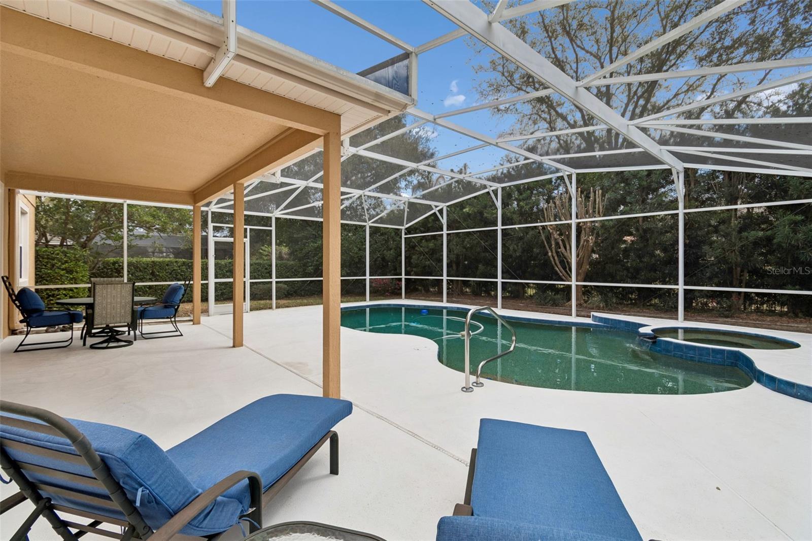 EMERALD FOREST - Residential