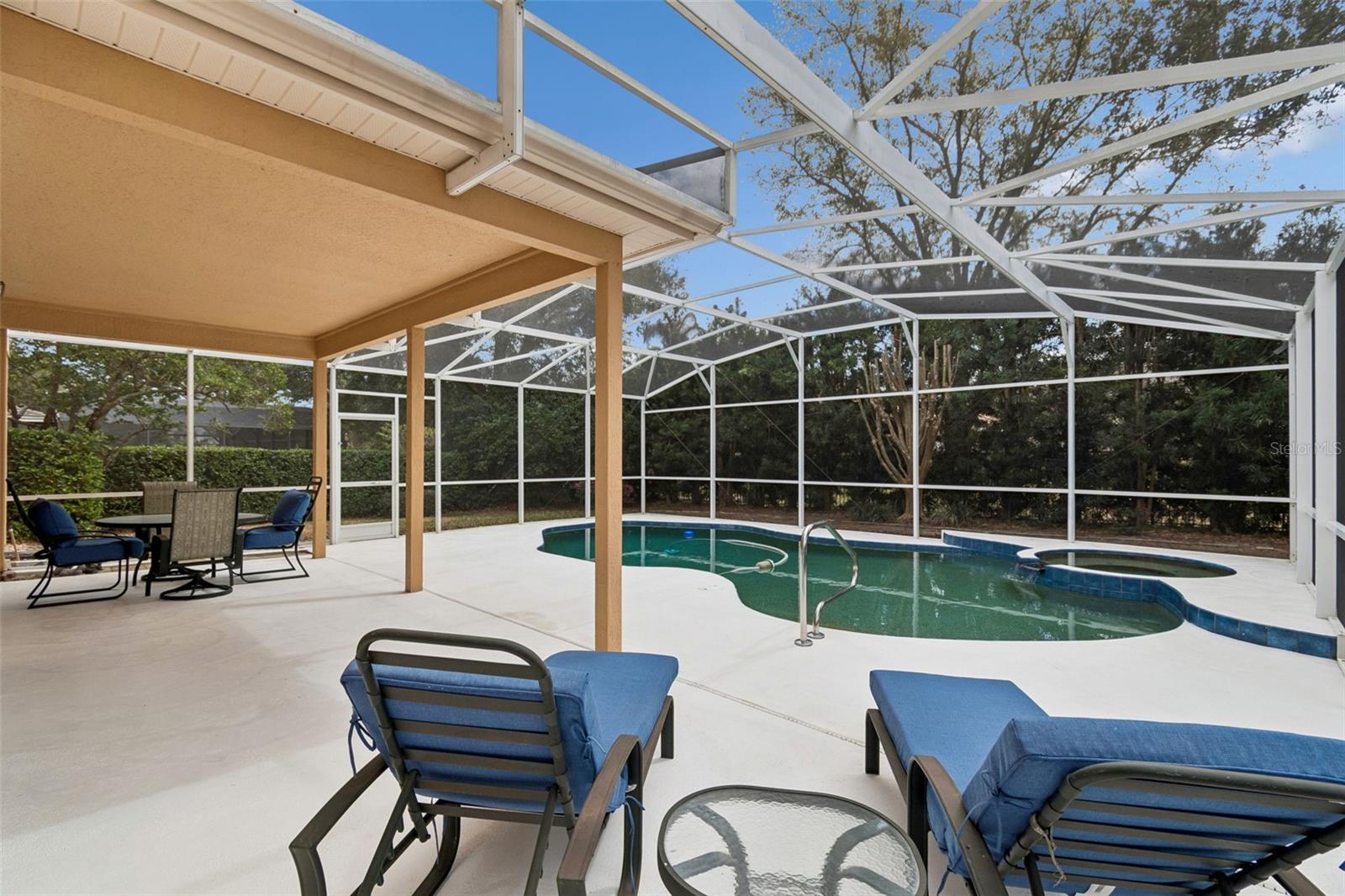 EMERALD FOREST - Residential