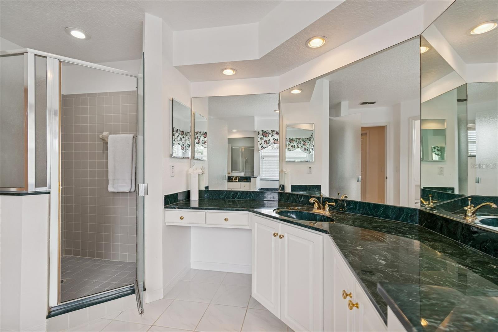 EMERALD FOREST - Residential