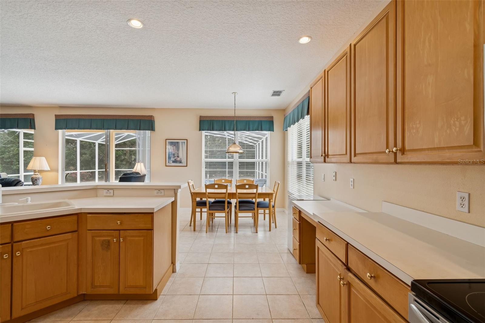 EMERALD FOREST - Residential