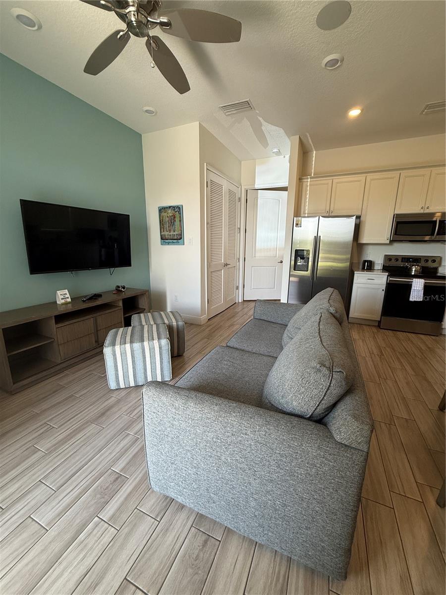 MARGARITAVILLE / ROLLING OAKS PH 6 - Residential