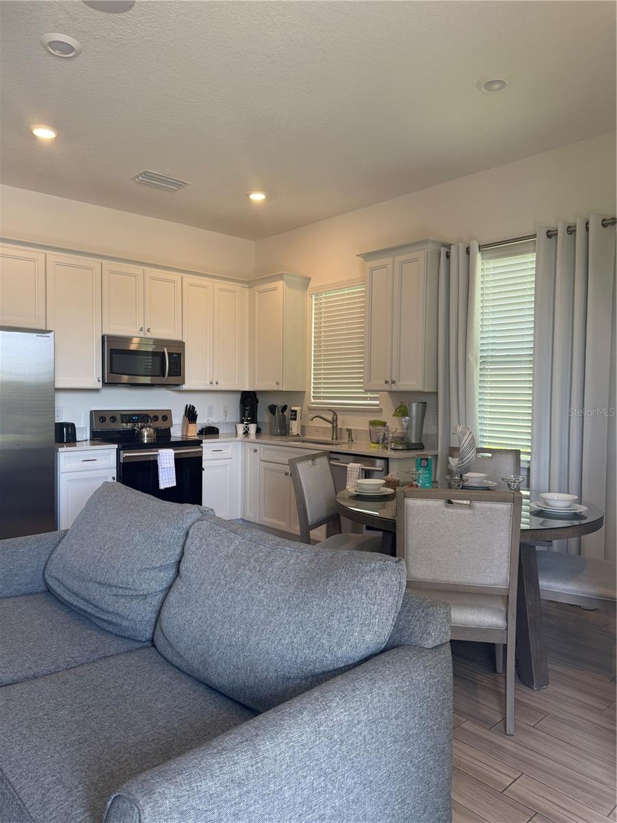 MARGARITAVILLE / ROLLING OAKS PH 6 - Residential