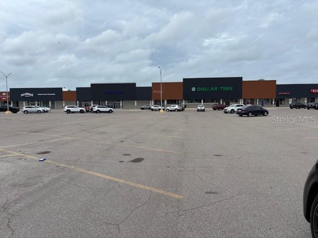 Great end cap unit in busy shopping center with excellent exposure and visibility. High traffic count of 50,000+/- cars per day and with excellent signage. Three large anchor tenants in the center are Archwell Health, BingoLand and Dollar Tree.