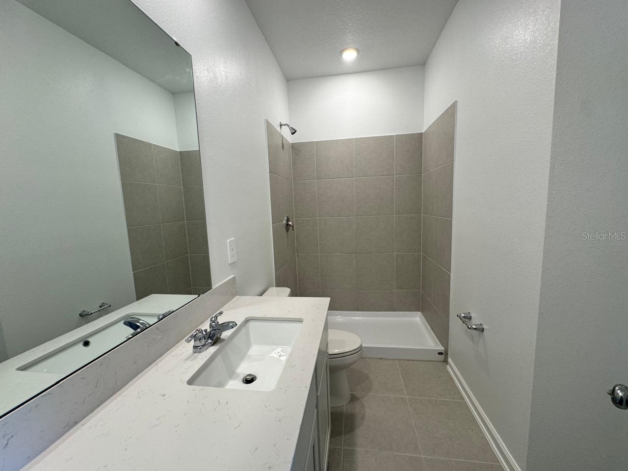 MARION OAKS UN 03 - Residential Lease