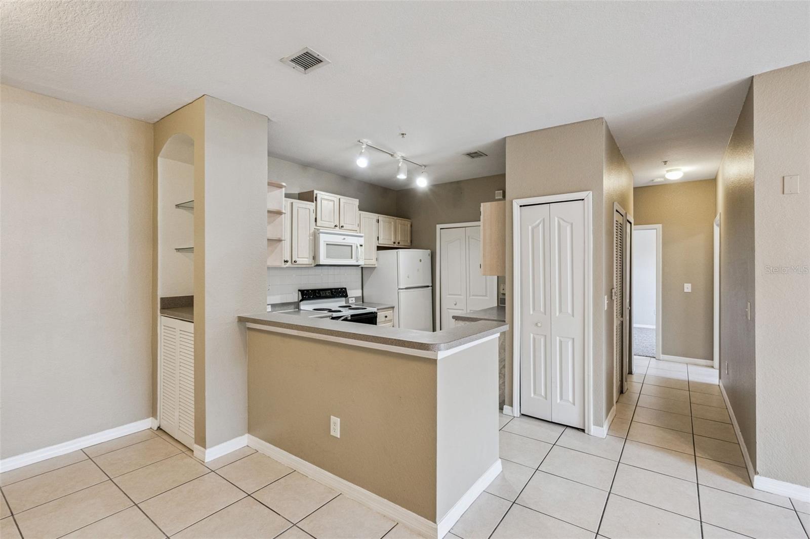 BELLA TERRA CONDOMINIUM - Residential