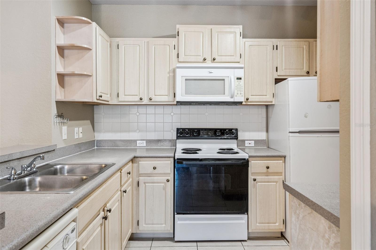 BELLA TERRA CONDOMINIUM - Residential