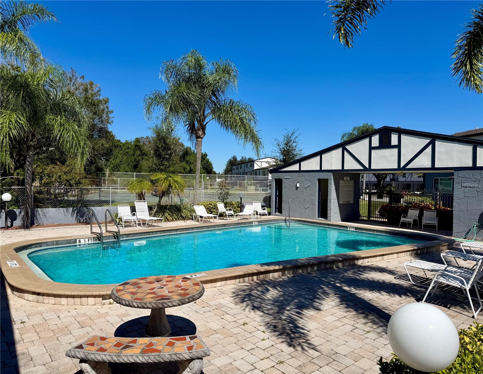 1127 KING ARTHUR COURT 309