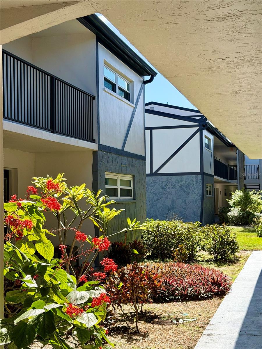 1127 KING ARTHUR COURT 309
