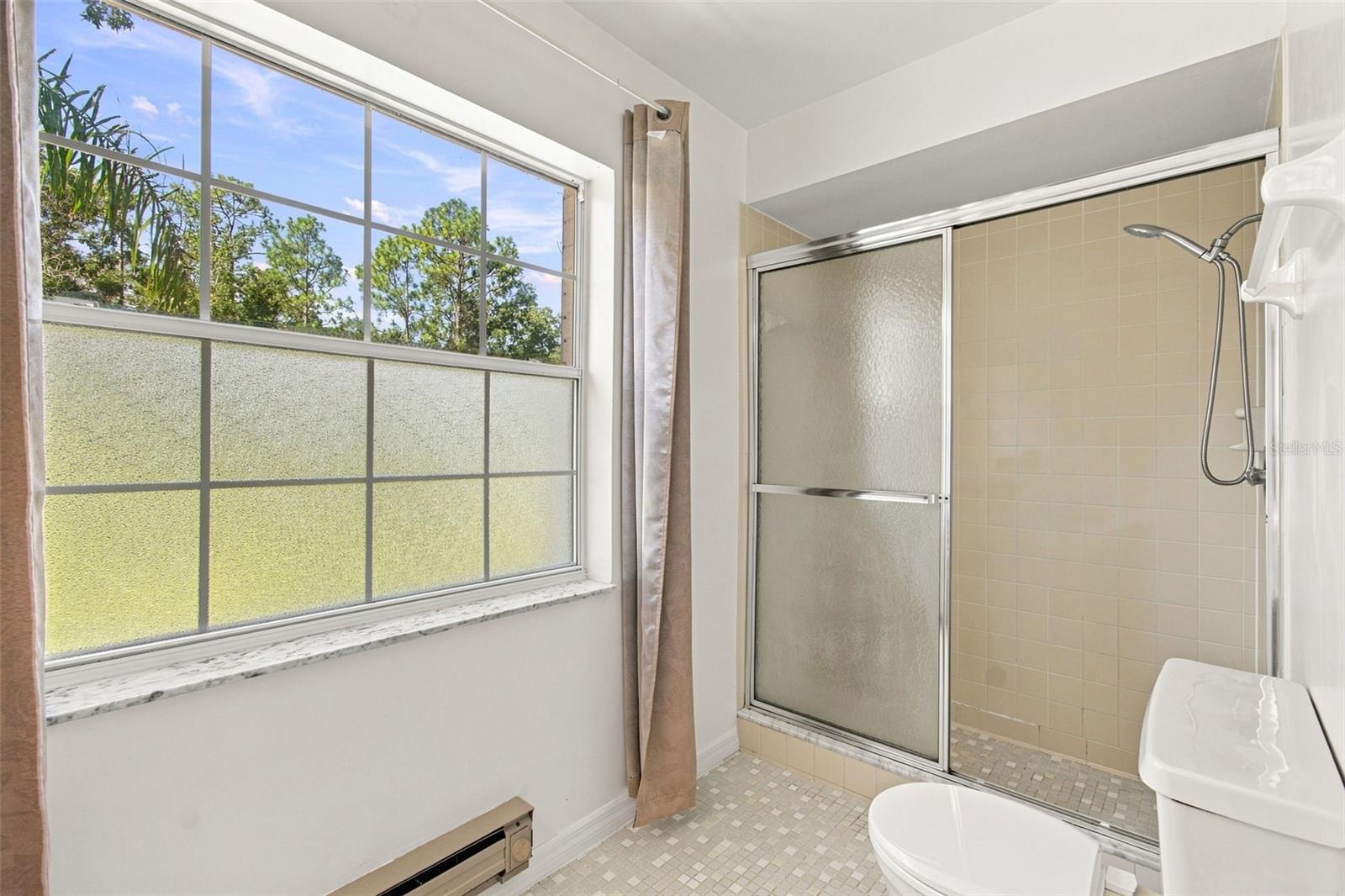 8 SANDPINE COURT W