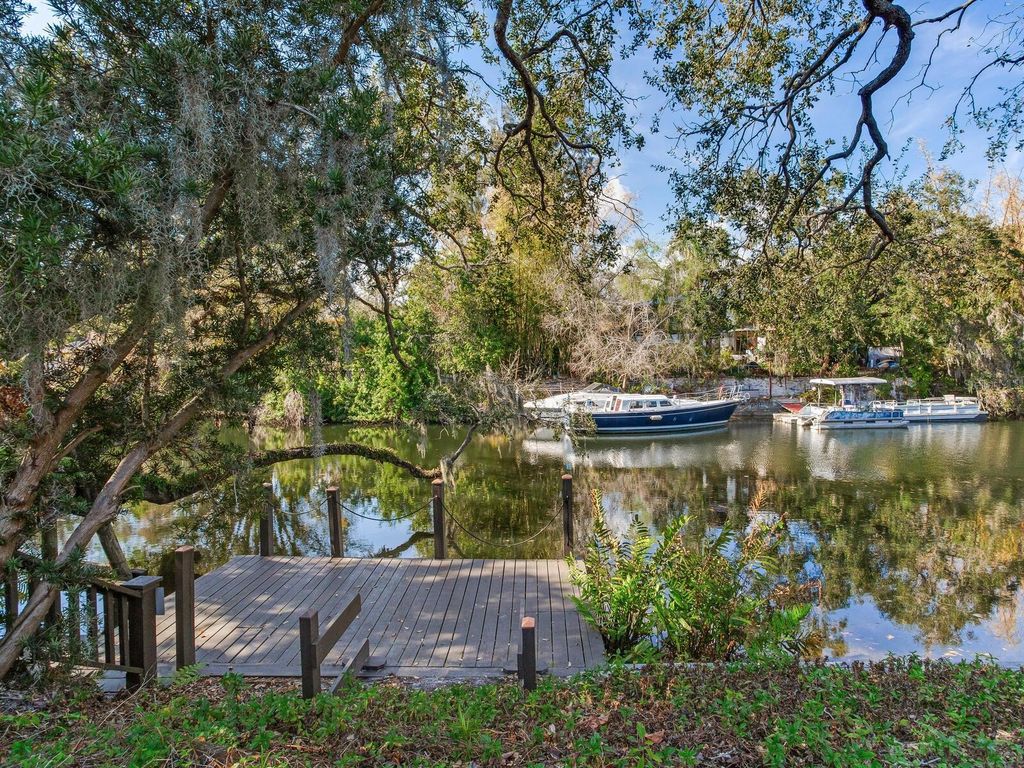 Photo of 1214 E Park Circle, Tampa, FL 33604 (MLS # TB8477180)