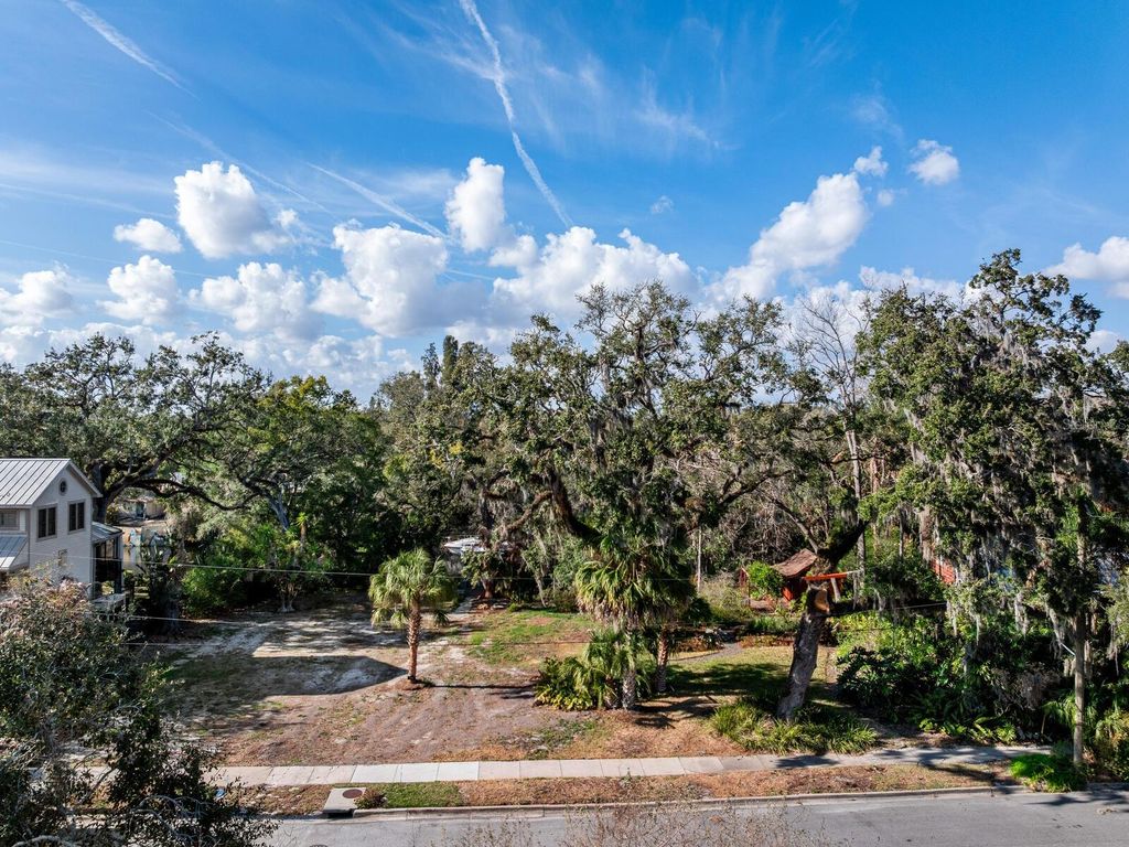 Photo of 1214 E Park Circle, Tampa, FL 33604 (MLS # TB8477180)