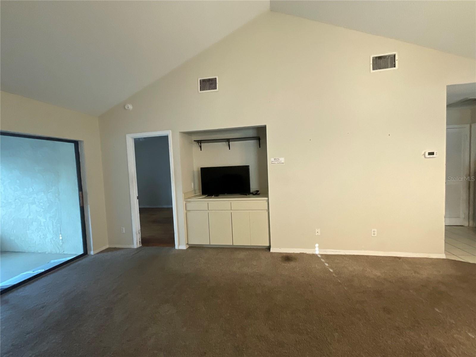 CAMBRIDGE ON GREEN - Residential