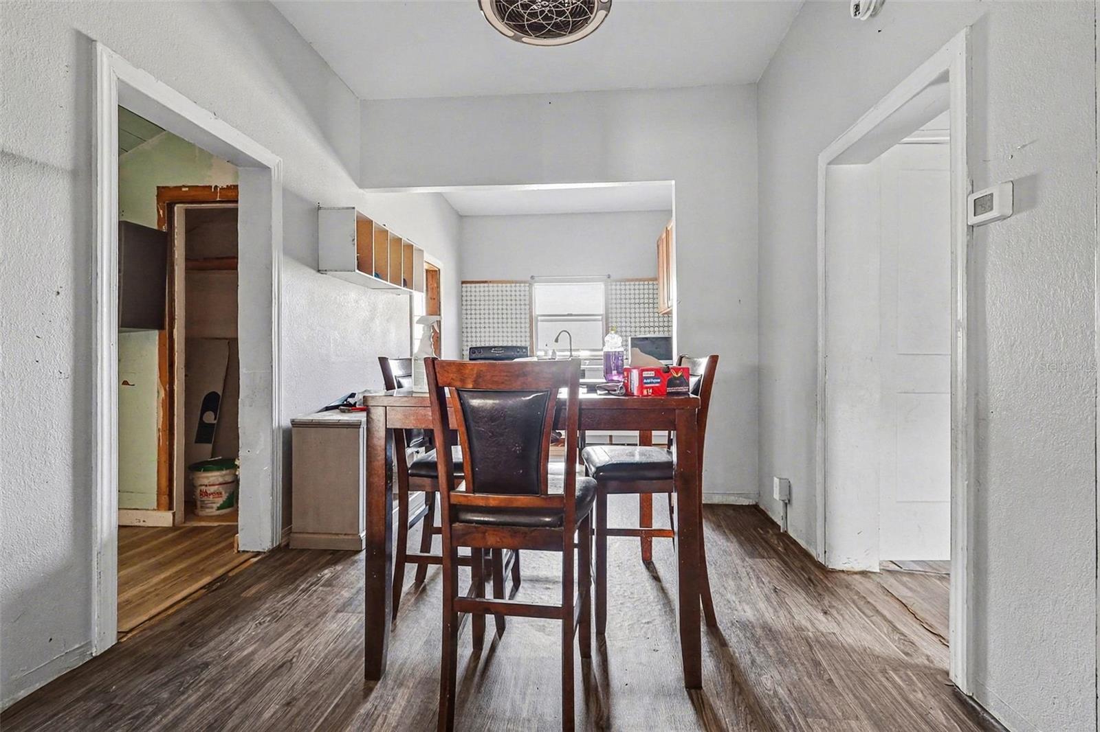 THOMPSONS (J.L.) ADDITION - Residential