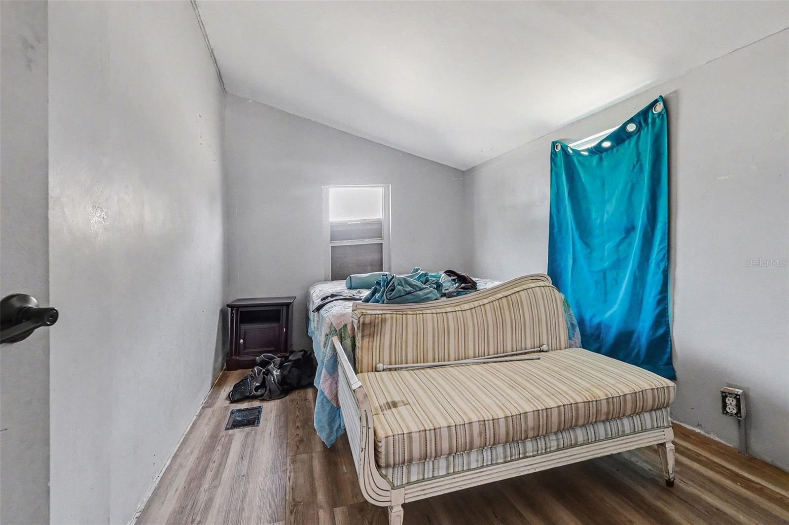 THOMPSONS (J.L.) ADDITION - Residential