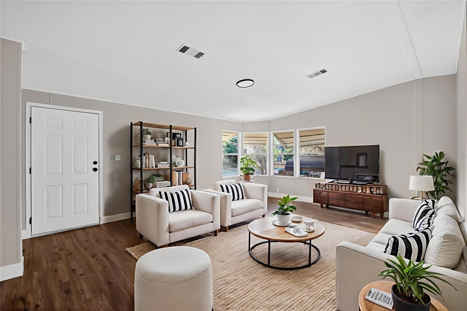 LAKE PARK - Residential