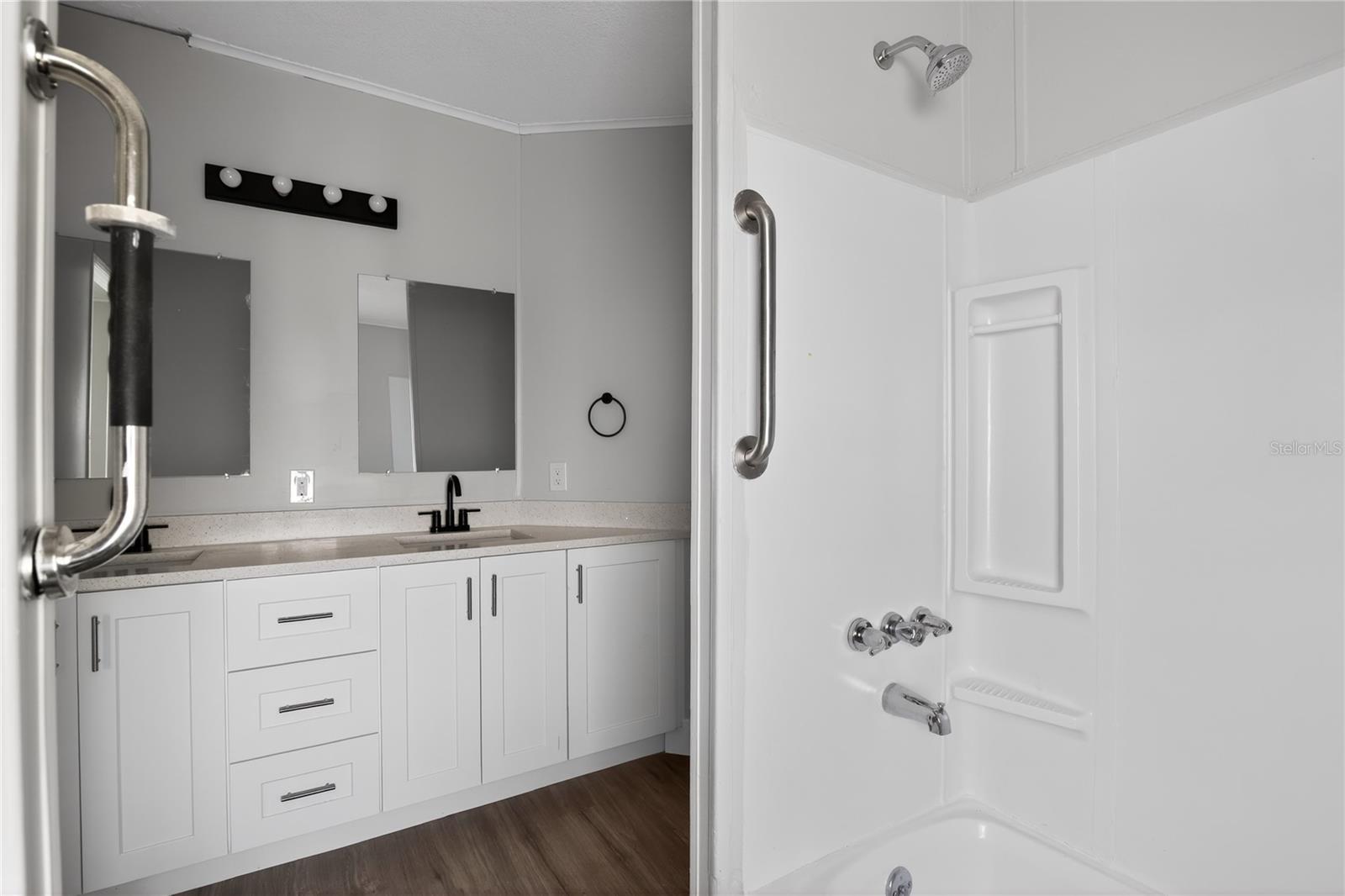 LAKE PARK - Residential