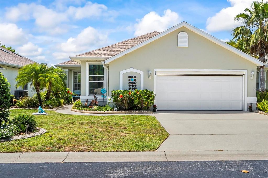 Photo of 19 Raintree Circle, Palm Coast, FL 32164 (MLS # FC316039)