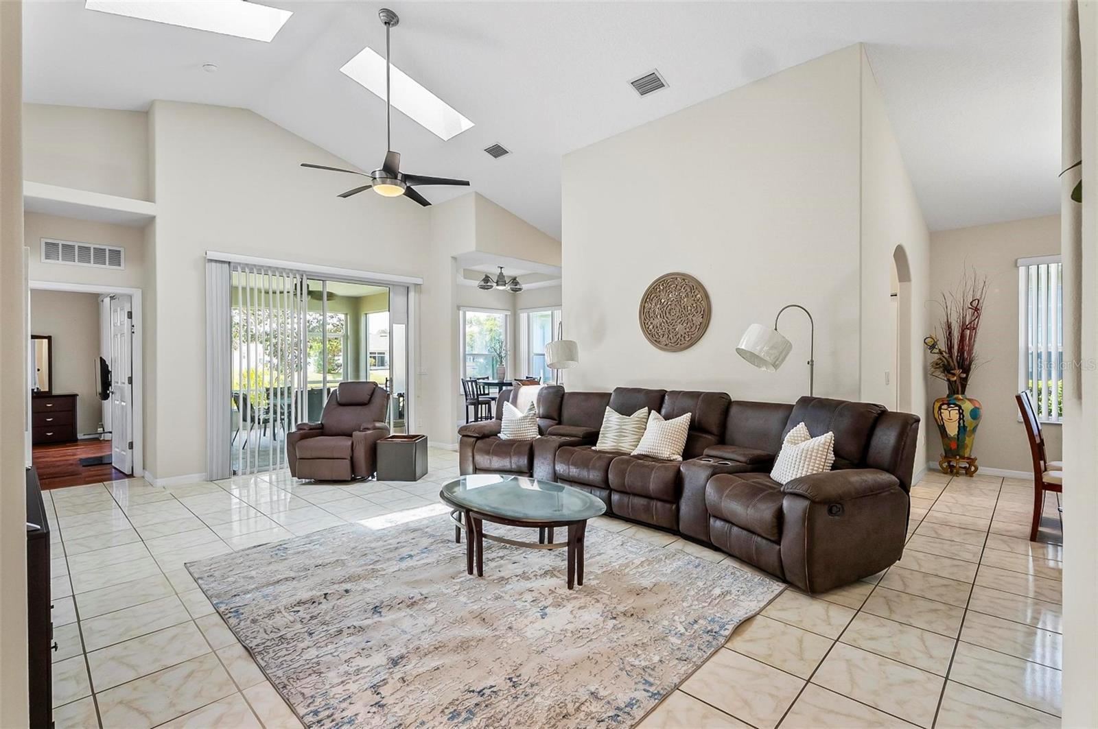 RIVERGATE - Residential