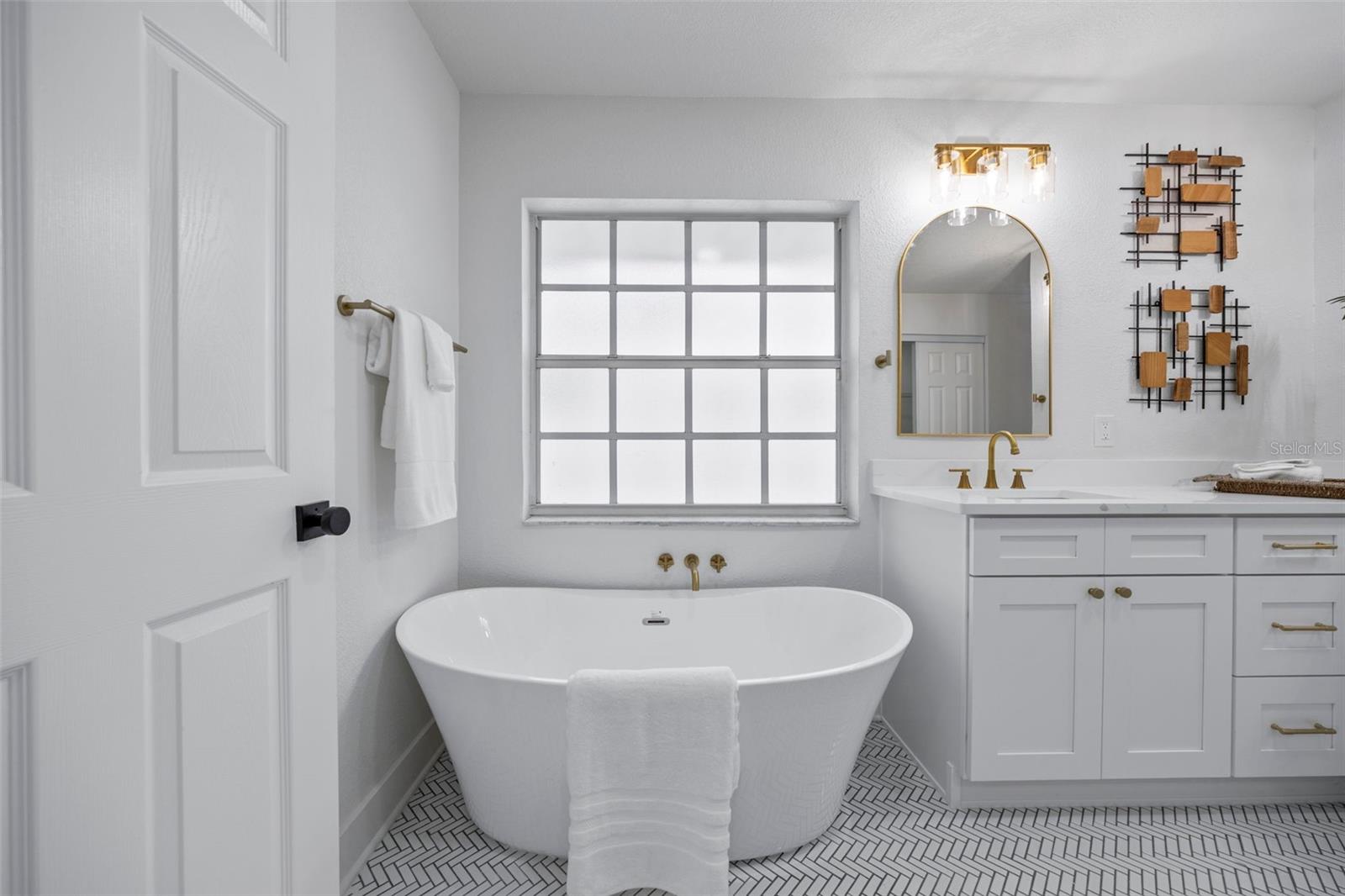 LAKEWOOD SHORES SUB - Residential