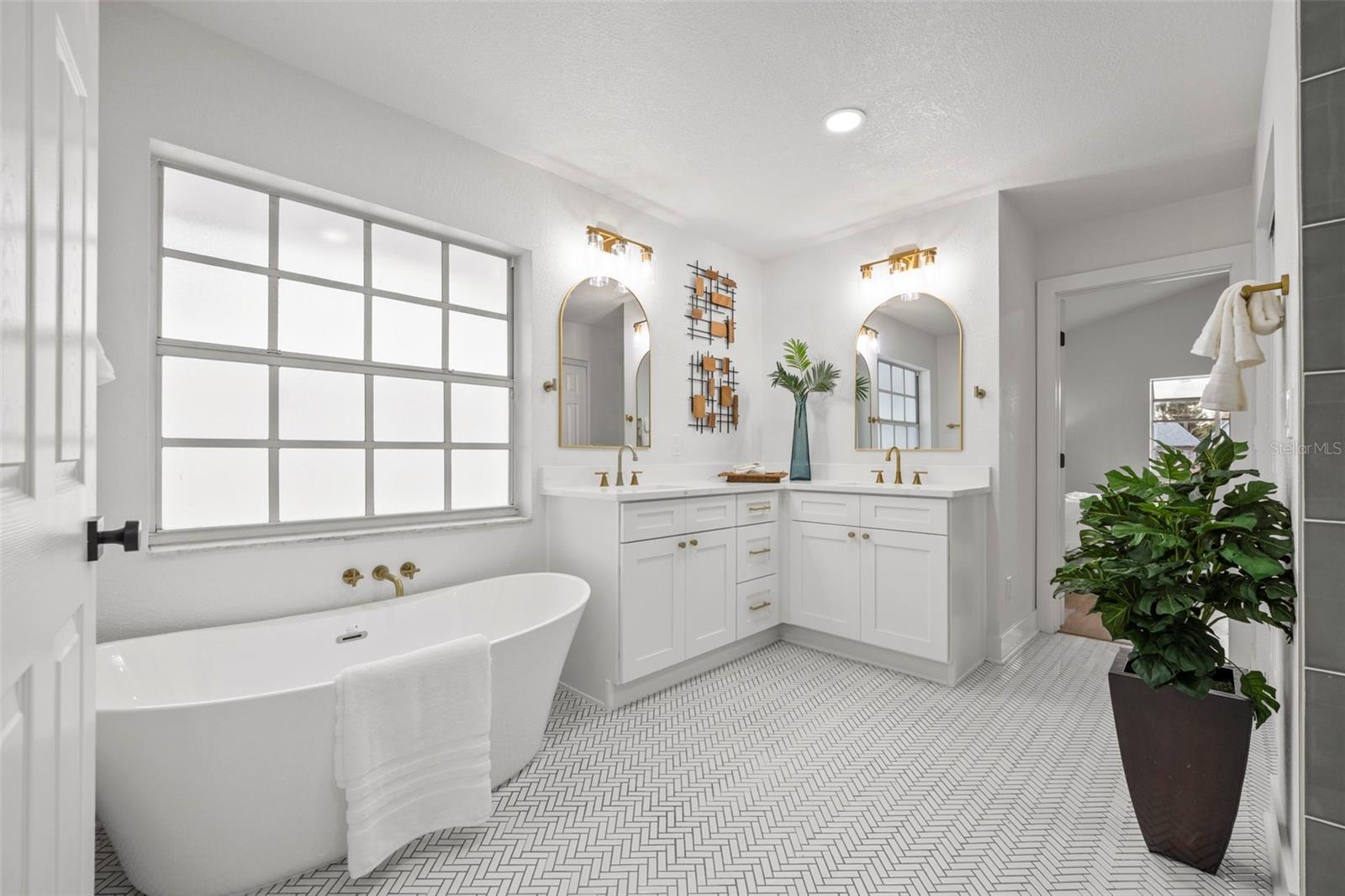 LAKEWOOD SHORES SUB - Residential