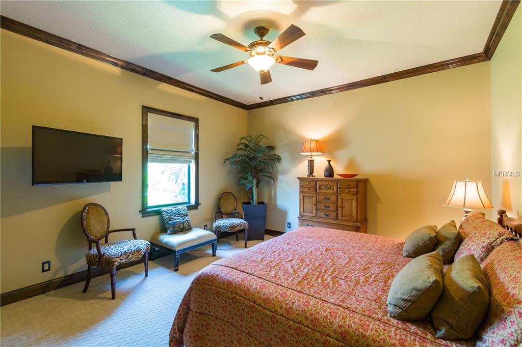 BOCA CIEGA ISLE - Residential