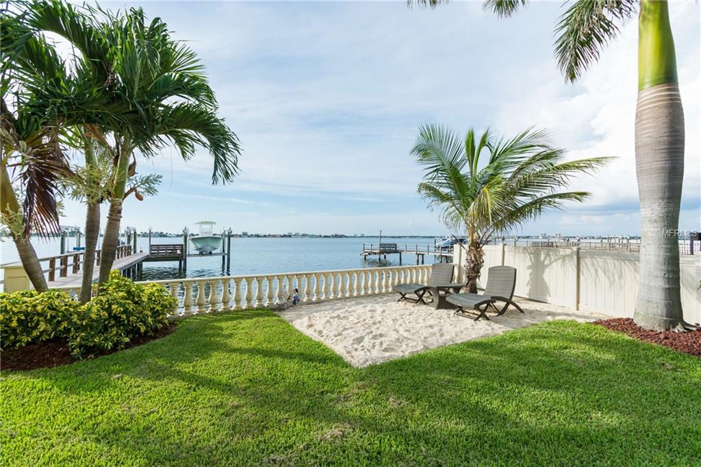 BOCA CIEGA ISLE - Residential