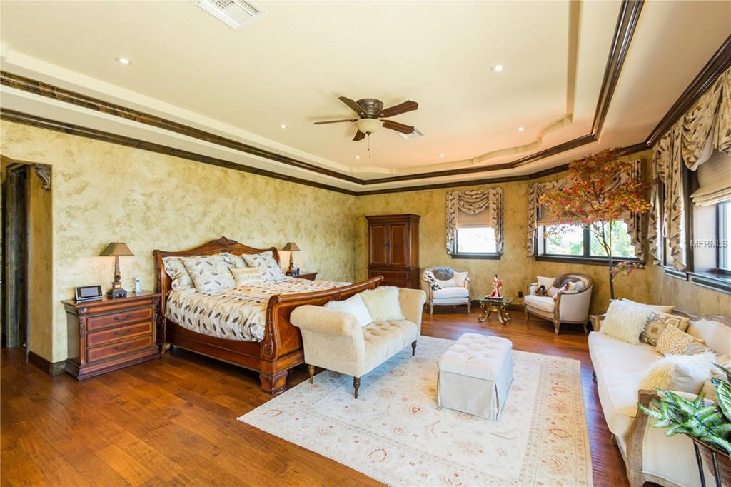 BOCA CIEGA ISLE - Residential