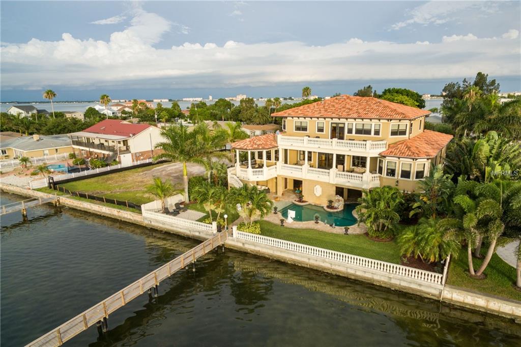 BOCA CIEGA ISLE - Residential