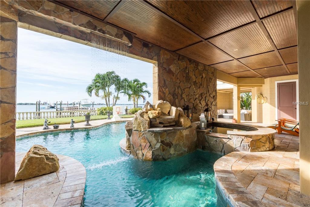 BOCA CIEGA ISLE - Residential