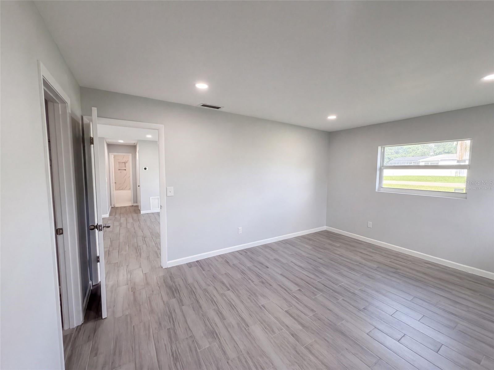 2096 W ATMORE CIRCLE