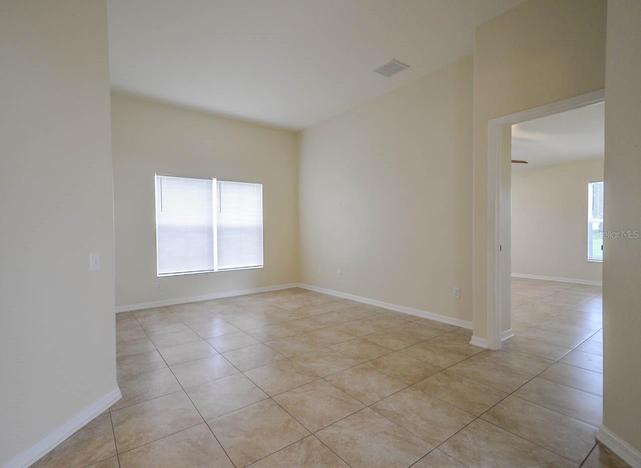 AVONDALE GROVES - Residential Lease