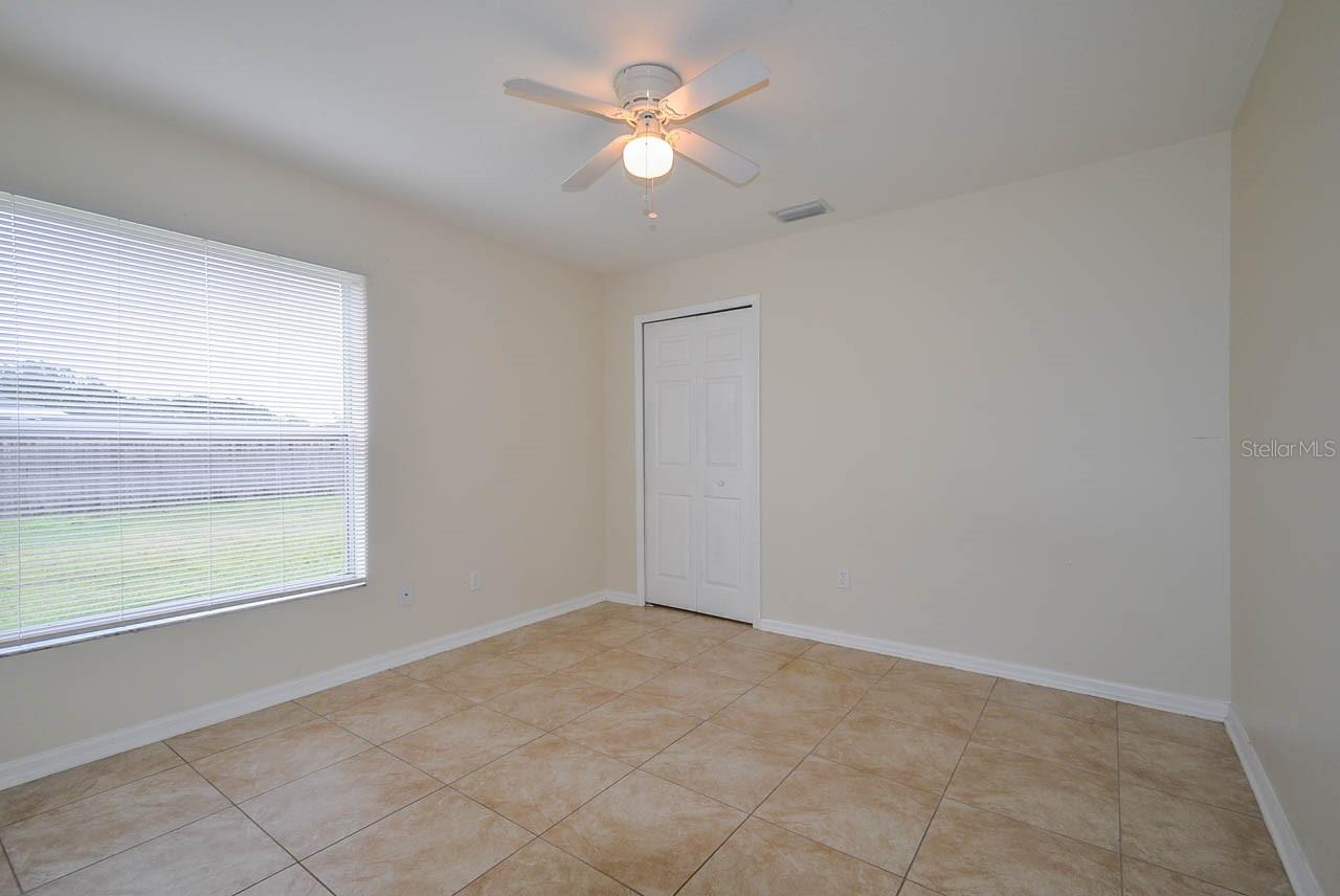 AVONDALE GROVES - Residential Lease