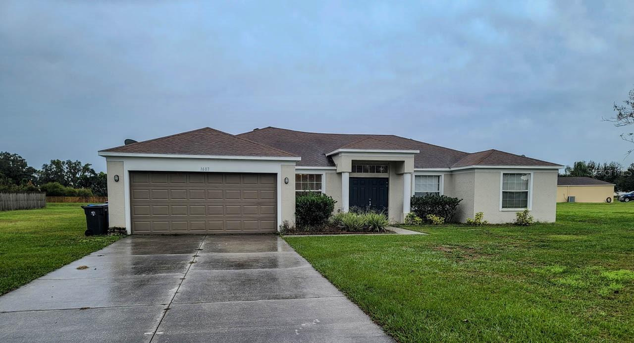 AVONDALE GROVES - Residential Lease