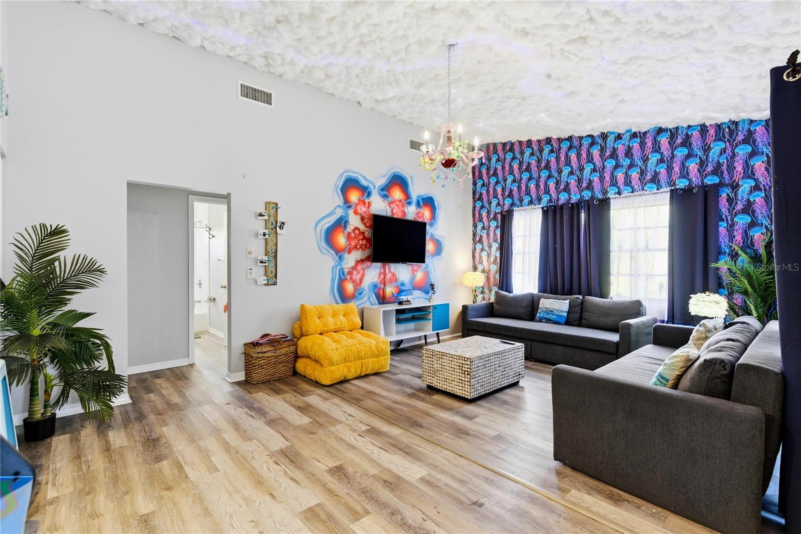 SARASOTA BEACH - Residential Income