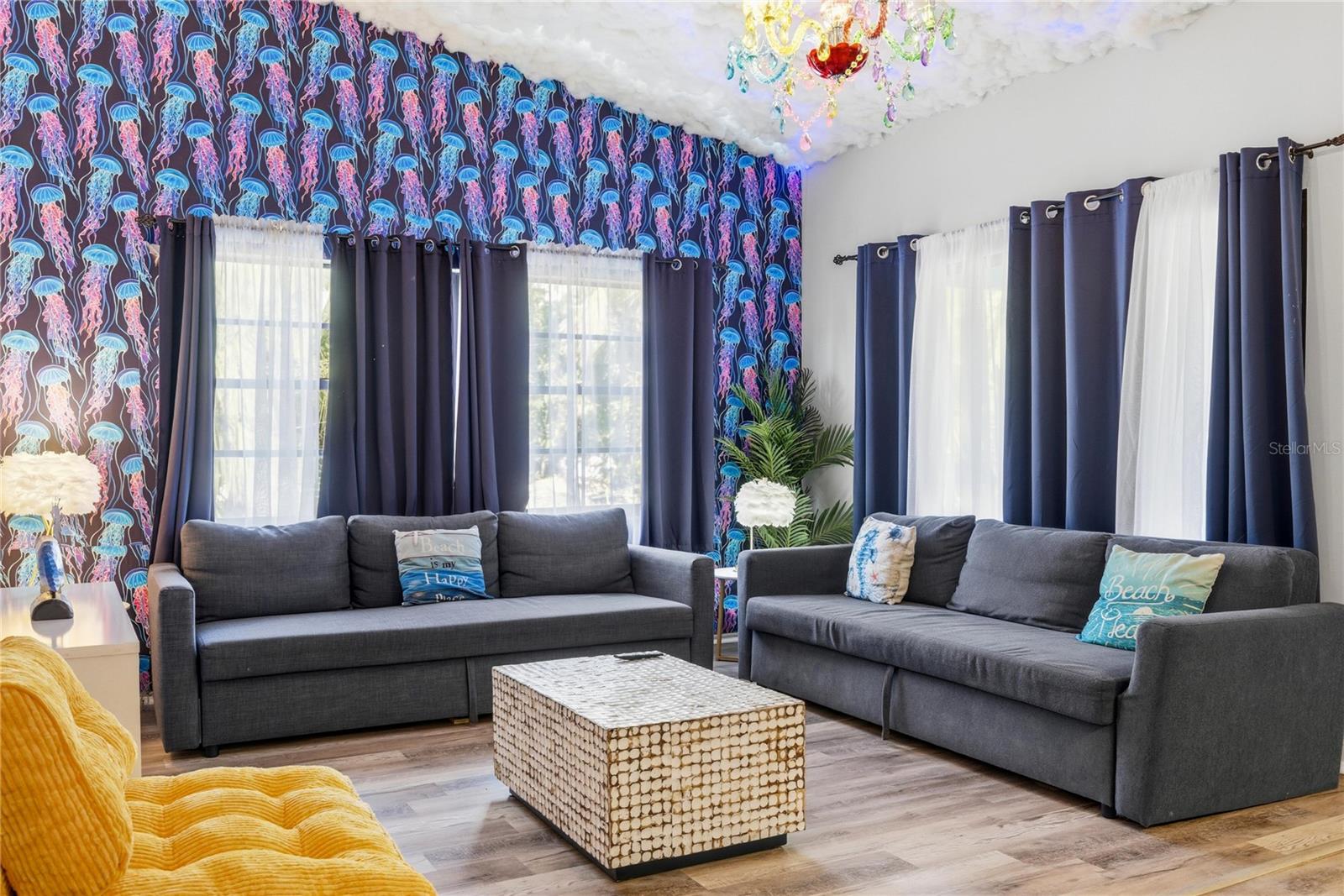 SARASOTA BEACH - Residential Income