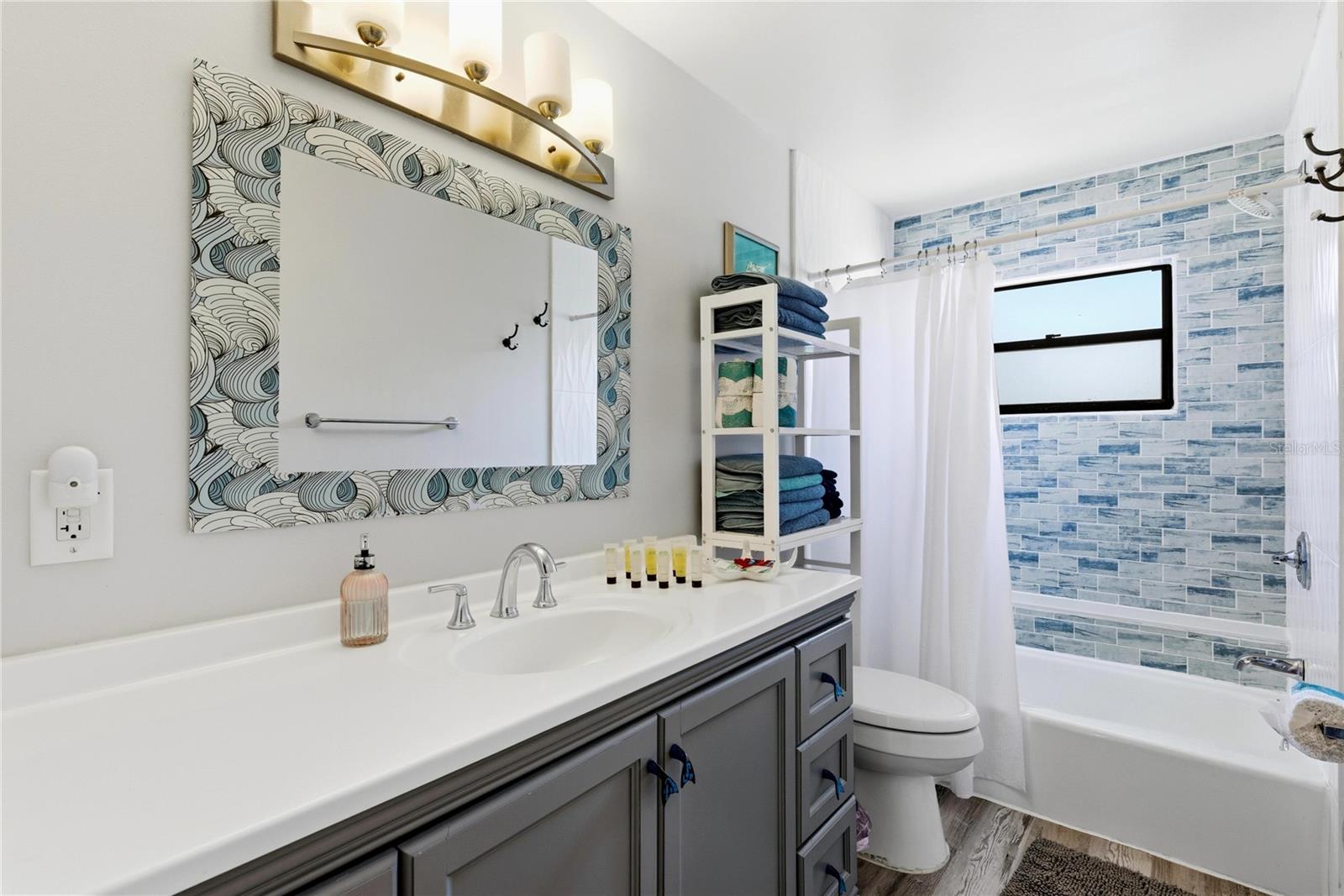 SARASOTA BEACH - Residential Income