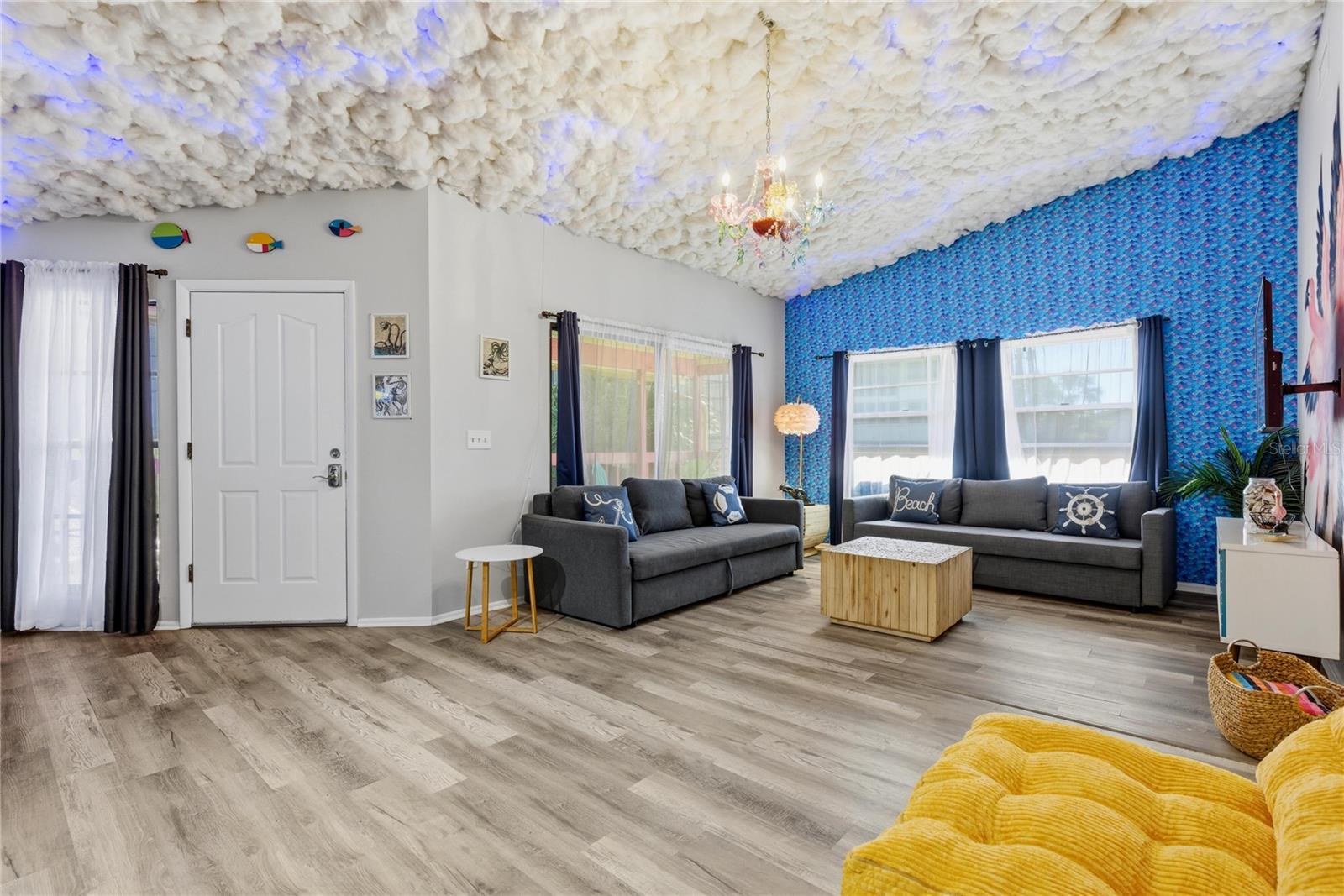 SARASOTA BEACH - Residential Income