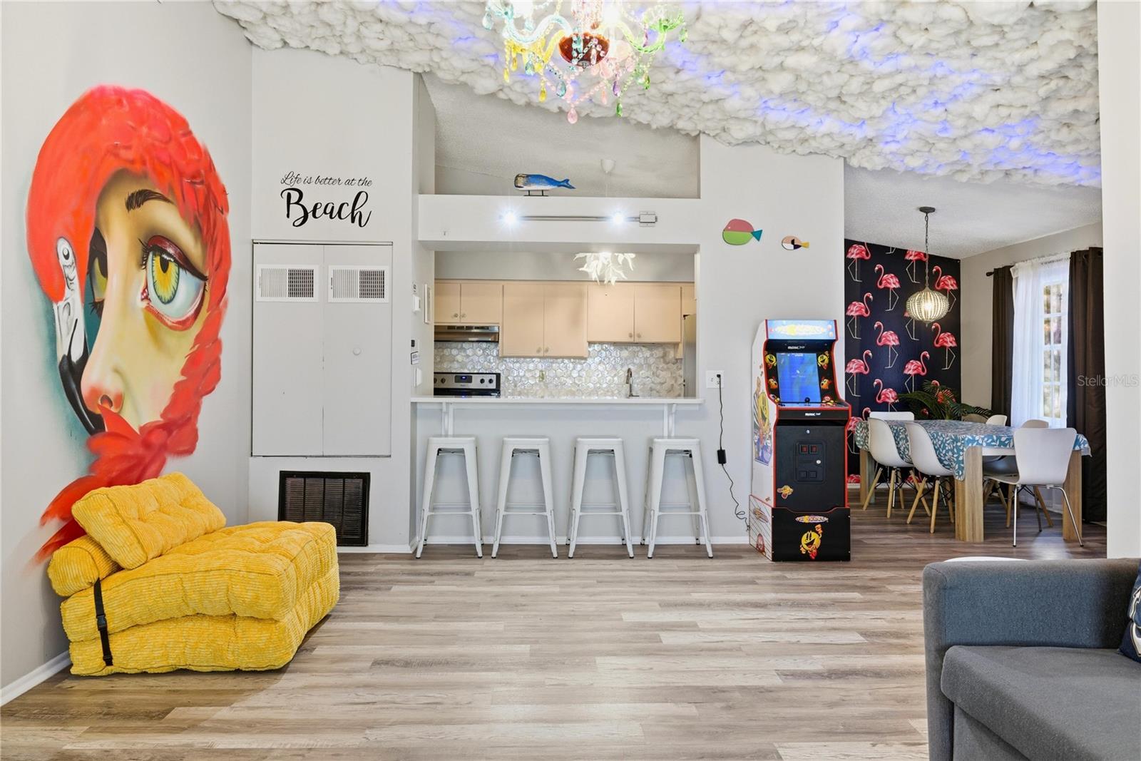 SARASOTA BEACH - Residential Income