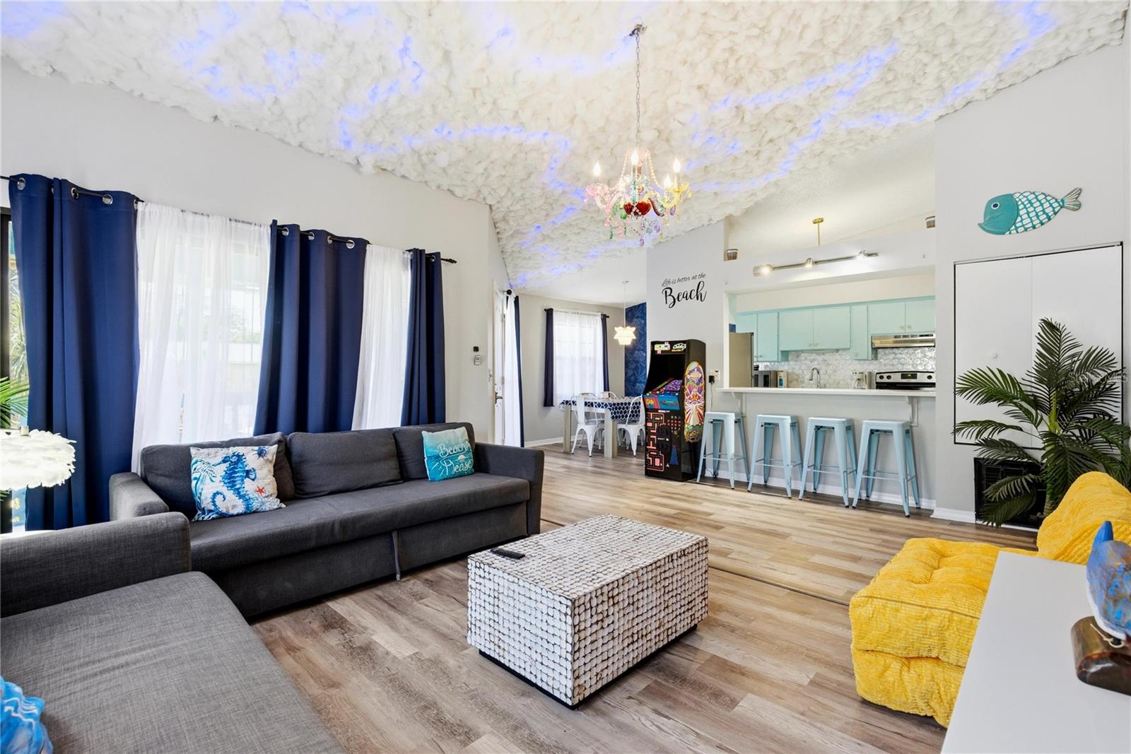 SARASOTA BEACH - Residential Income