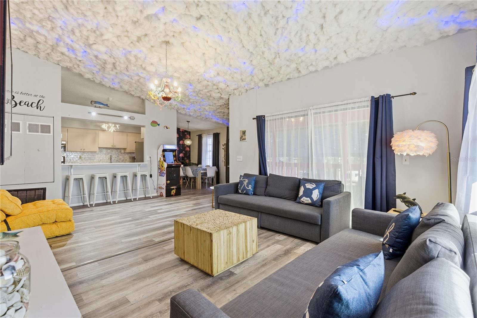 SARASOTA BEACH - Residential Income