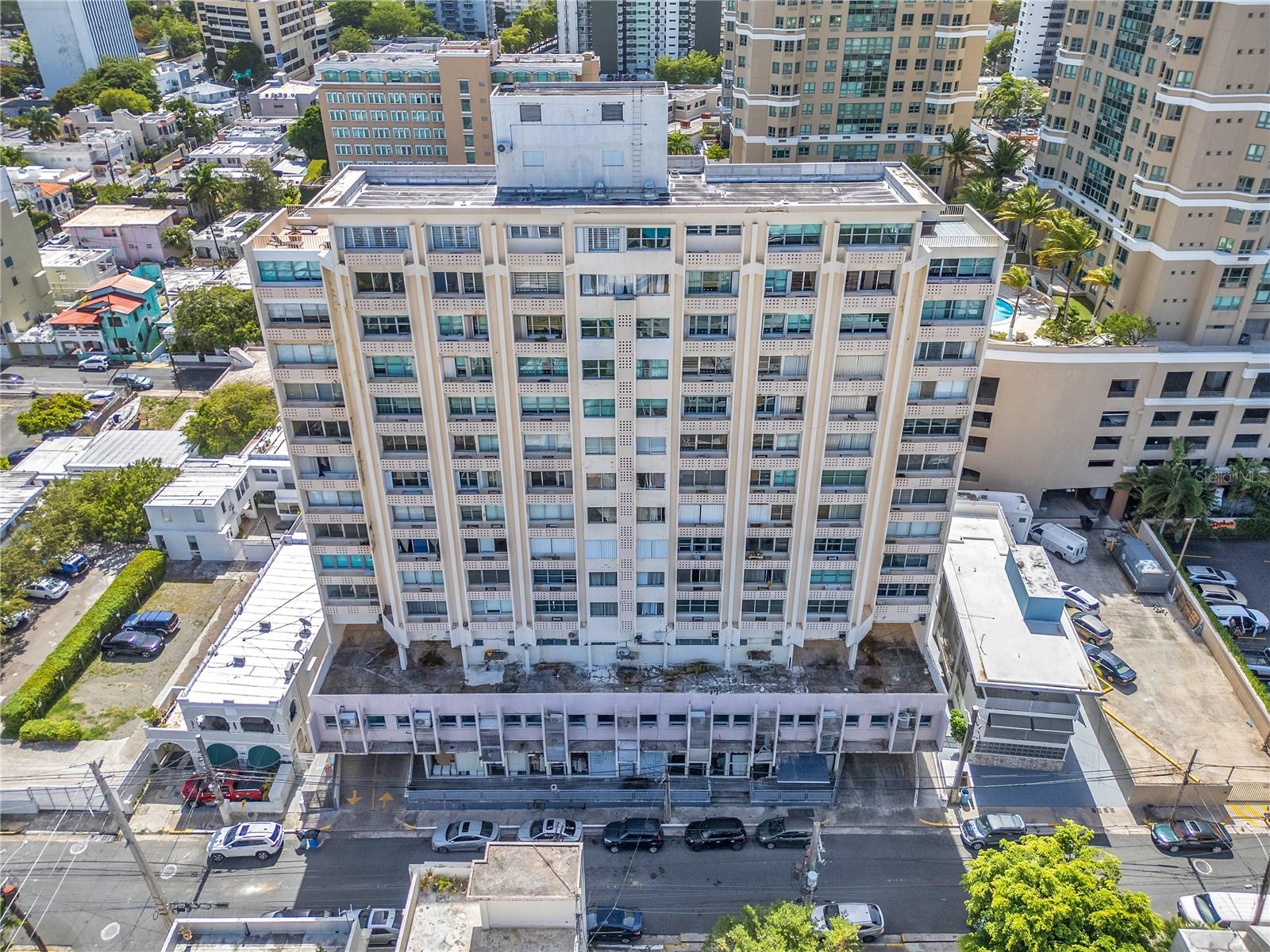 CONDOMINIO BALMORAL - Residential